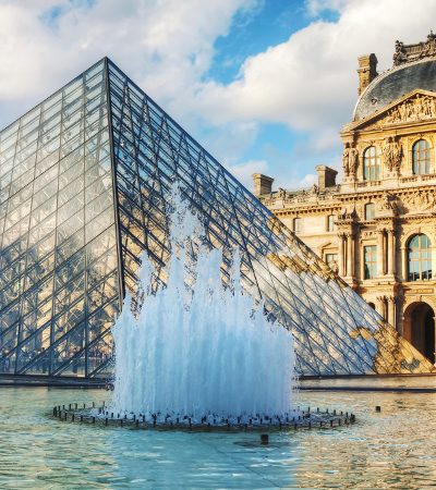 Paris-The-Louvre-Pyramid-in-Paris-000051920866_Full
